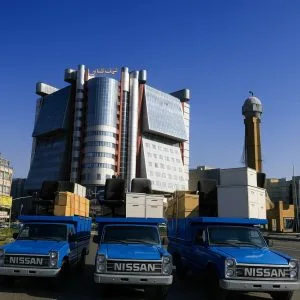 الت این ثصویر که ما با توجه به نبود تصاویر از هوش مصنوعی کمک گرفته ایم تا مستند کنیم انچه بچه ها با صبر برای دفتر شهرستان بار تهران انجام داده بودند 